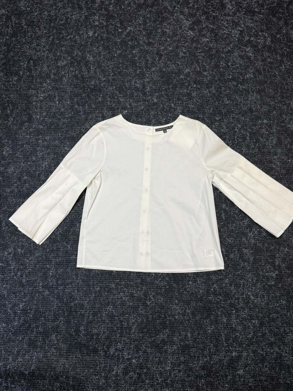 Minimalist Old Money Quite Luxury Antonio Melani White Pleated Sleeve Button-Bac